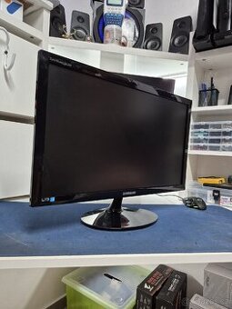 monitor 23.6" Samsung S24A300BL TOP