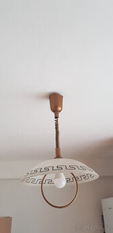 Stahovací, skleněný lustr do kuchyně