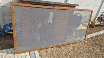 Posuvná síť proti hmyzu do dveří na terasu