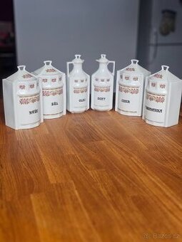 Porcelánové dózy na potraviny