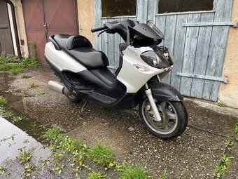 Dily Piaggio X9