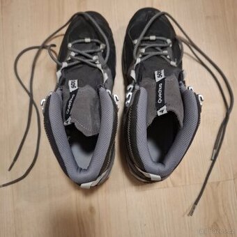 Pánské turistické polovysoké boty MH 500 QUECHUA