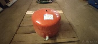 Expanzní nádoba 35L