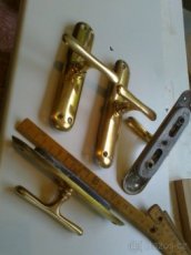 Staré prvorepublikové mosazné okenní rozvory- kličky