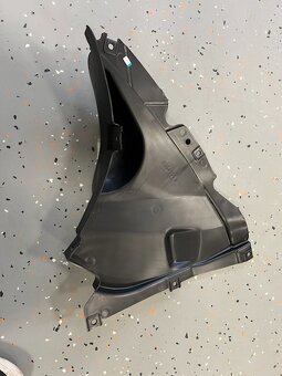 BMW F36 Gran Coupe LP spodní plast podběhu