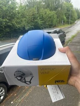 Pracovní helma Petzl