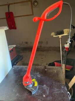 Elektrická strunová sekačka