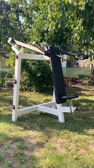 posilovací stroj na ramena - prsa Lax