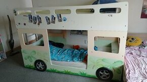 Patrová postel autobus