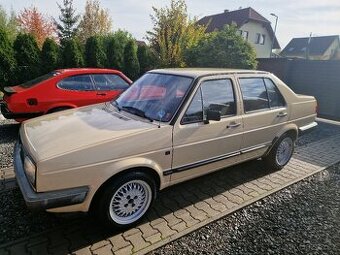 Volkswagen Jetta 1.8 benzin - hezká -
