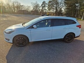 Ford Focus, 1.5 EB Titanium ČR, 2x disky s pneu