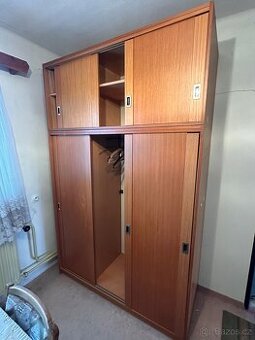 Šatní skříň