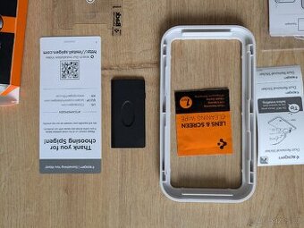Spigen ochranne sklo pro iPhone 11 Pro/XS/X - 1ks