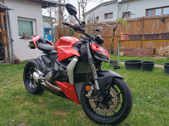 Ducati Streetfighter V2