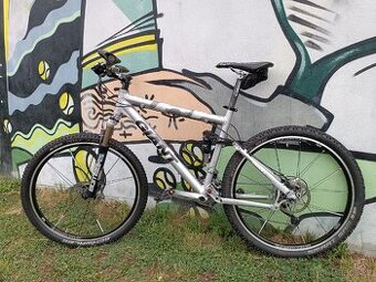 MTB GIANT NRS-1, celoodpružené