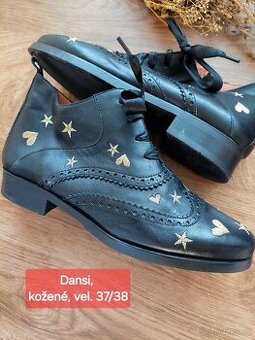 Černé kožené polobotky s výšivkou Dansi vel. 37/38