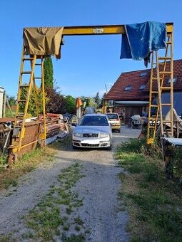 Portálový jeřáb