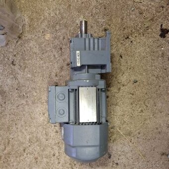 motor s převodovkou
