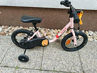 Dětské kolo b.twin 2v1 14" jako nové + postranní kolečka