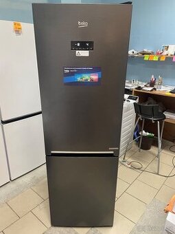 Zánovní lednice Beko RCNE366E70ZXBRN