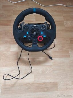 Prodám volant, pedály a řadící páku – sada pro PS4/PS5