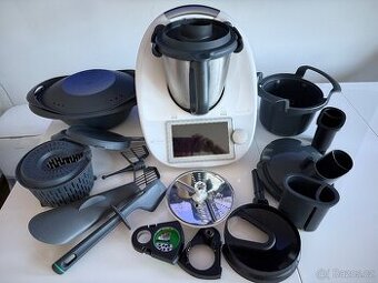 Thermomix TM6 + kráječ + spiralizér + komín