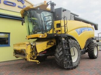 Sklízecí mlátička NEW HOLLAND CX8070