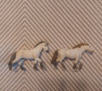 Schleich koně