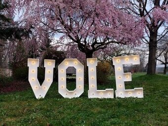 ✨ Prodám/pronajmu světelná písmena LOVE