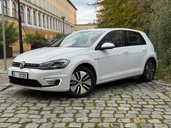 Volkswagen e-Golf, 2020, 100kw, 36kwh, výhřev, LED, DPH