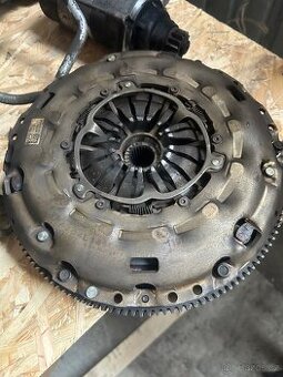 Dvouhmotový setrvačník VW Passat b8