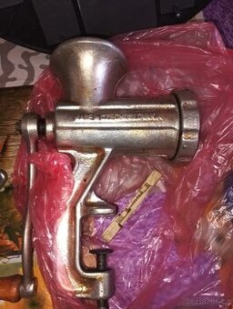 Mlýnky na maso a strouhanku