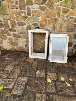 Dřevěný okenní rám