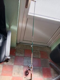 Starý prut s navijákem