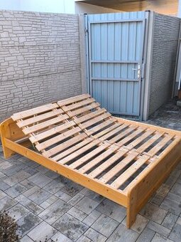 Prodám manželskou postel + Matrace ZDARMA