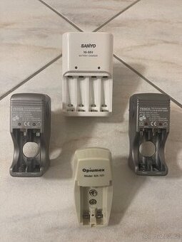 Nabíječky AA/AAA baterií. - 1