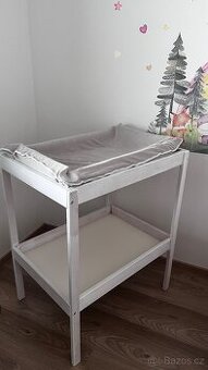 Přebalovací pult Ikea