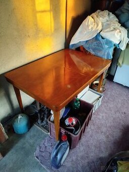 Jídelní stůl z masivu + 4 židle