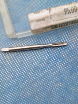 Strojní závitník M4,vrták prům 14 a 11,5, rychloup.hlavička