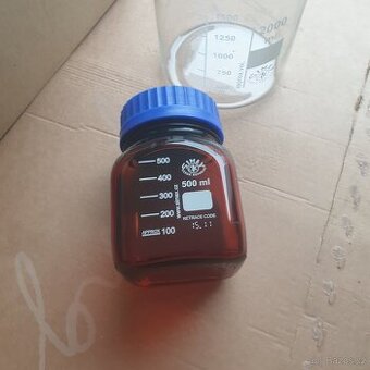 Prodám láhev s uzávěrem na Chemicke latky