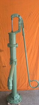 Prodám tuto starou prvorepublikovou pumpu
