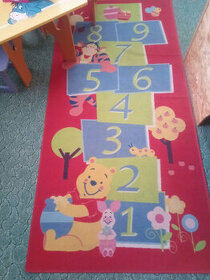 Koberec medvídek Pú skákací panák