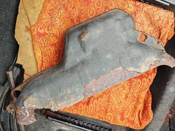 Plechový kryt palivového filtru z Fiat Strada