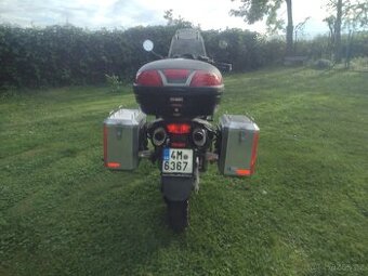 Aprilia caponord 1000