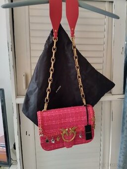 Krásná kožená kabelka zn.PINKO P.C.10.000 kč