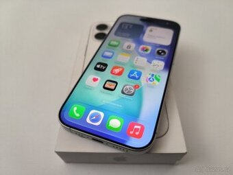 apple iphone 17 256gb White / Batéria 100% 0 cyklov