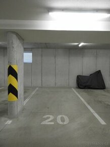 Prodej garážového stání (20,A)