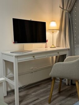 Psací stůl IKEA Hemnes - 1
