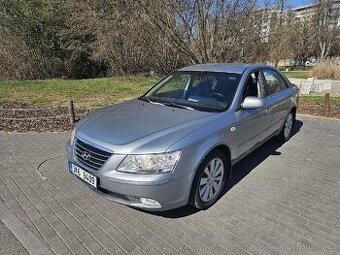 Hyundai Sonata NF 2.0 CRDI