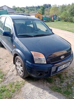 Ford fusion 1.4 benzín